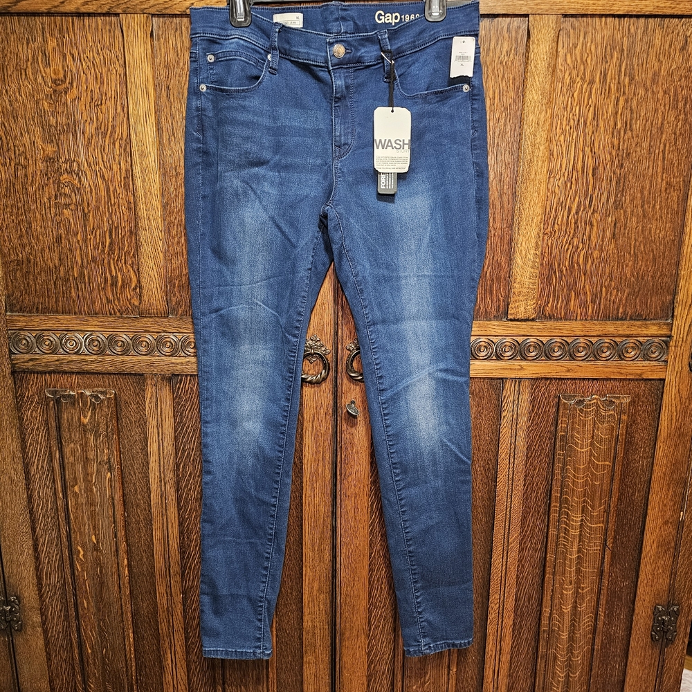 NWT - GAP Women's Jeggings